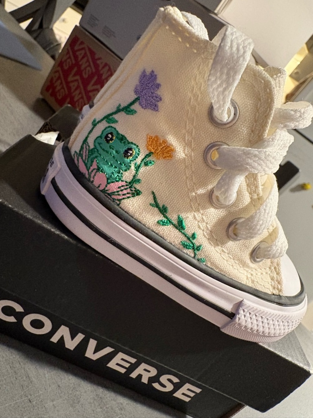 Brand New Converse Kids Cream High-Top Sneaker with Green Frog Embroidery